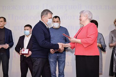 Александр Трубников награжден медалью «За заслуги в борьбе с пандемией COVID-19»